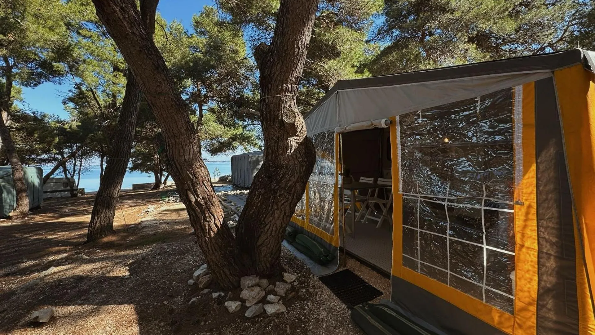 Contactos de Room In Cabin - Caravan Near The Sea 2